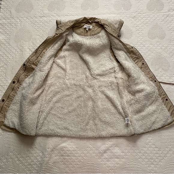 $10 or 2/$15 Charlotte Russe Sherpa Lined Khaki Utility Vest Size Small - Picture 2 of 8